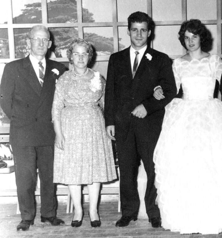 Mariage Roland Whissell & Berardina (Bernadette) Iacovitti
Avec parents Eugene Whissell et Valeda Champagne