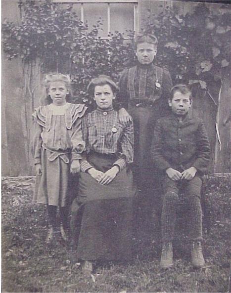 Wilhelmina Verch and children
